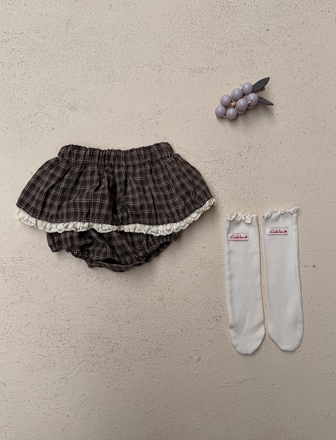 Chaussettes Gali - écrues à écritures rouges