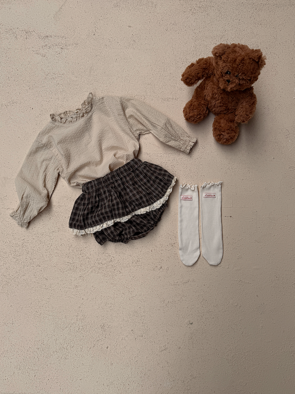 Chaussettes Gali - écrues à écritures rouges