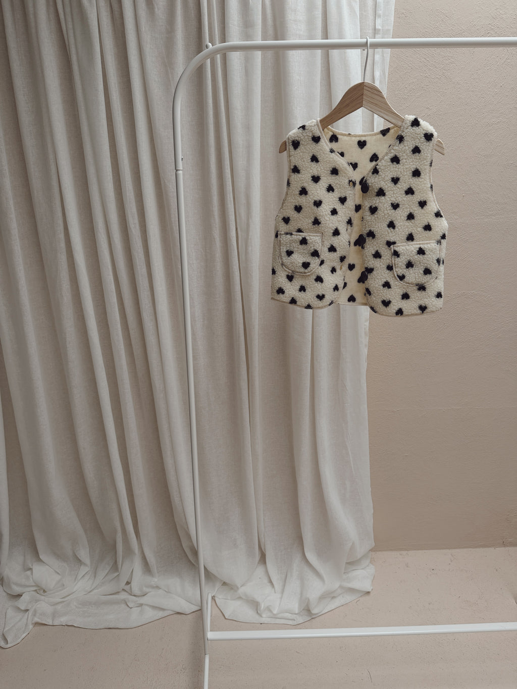 Gilet Flo - écru à motif coeur