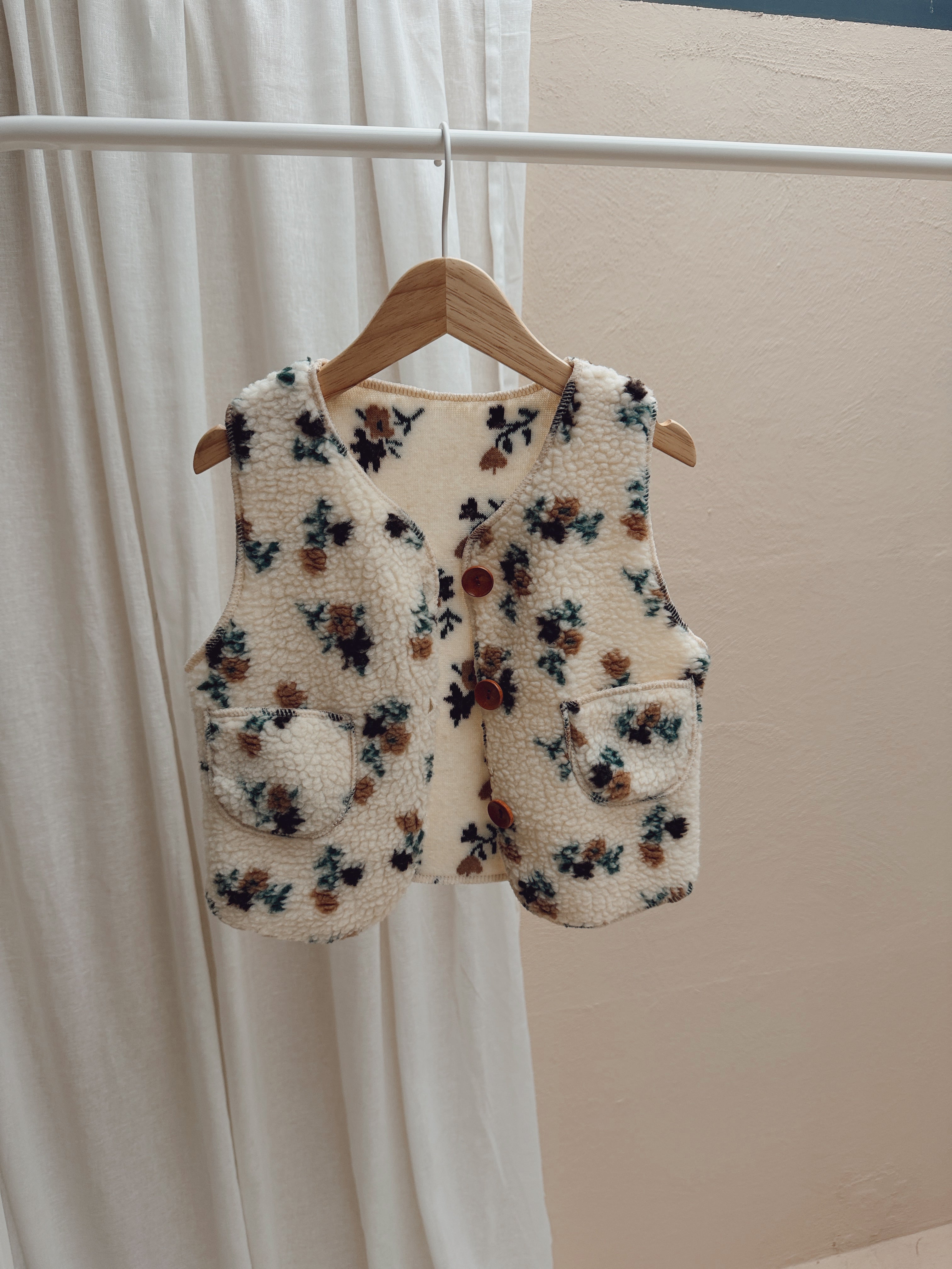 Gilet Flo - écru à motif fleuri
