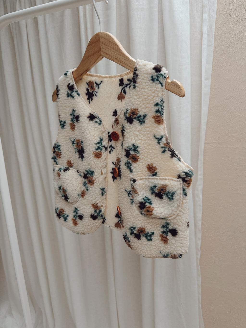 Gilet Flo - écru à motif fleuri