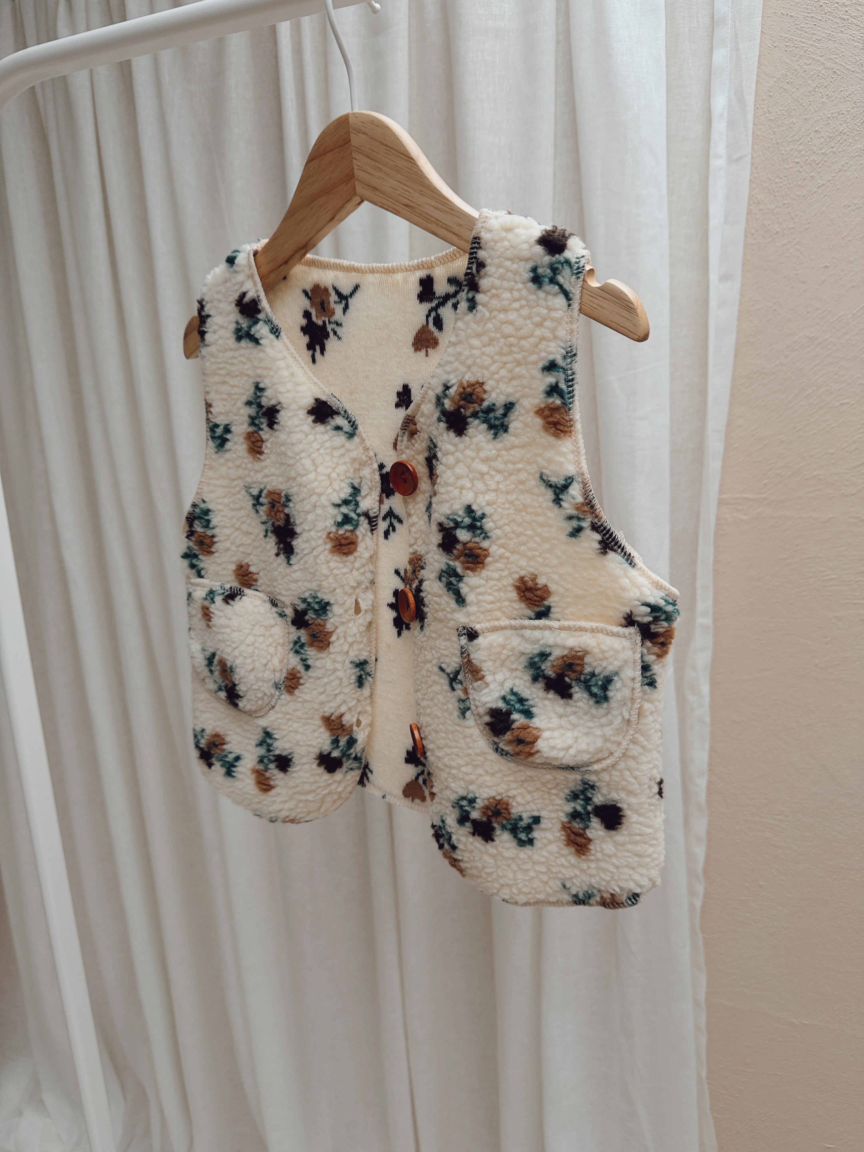 Gilet Flo - écru à motif fleuri