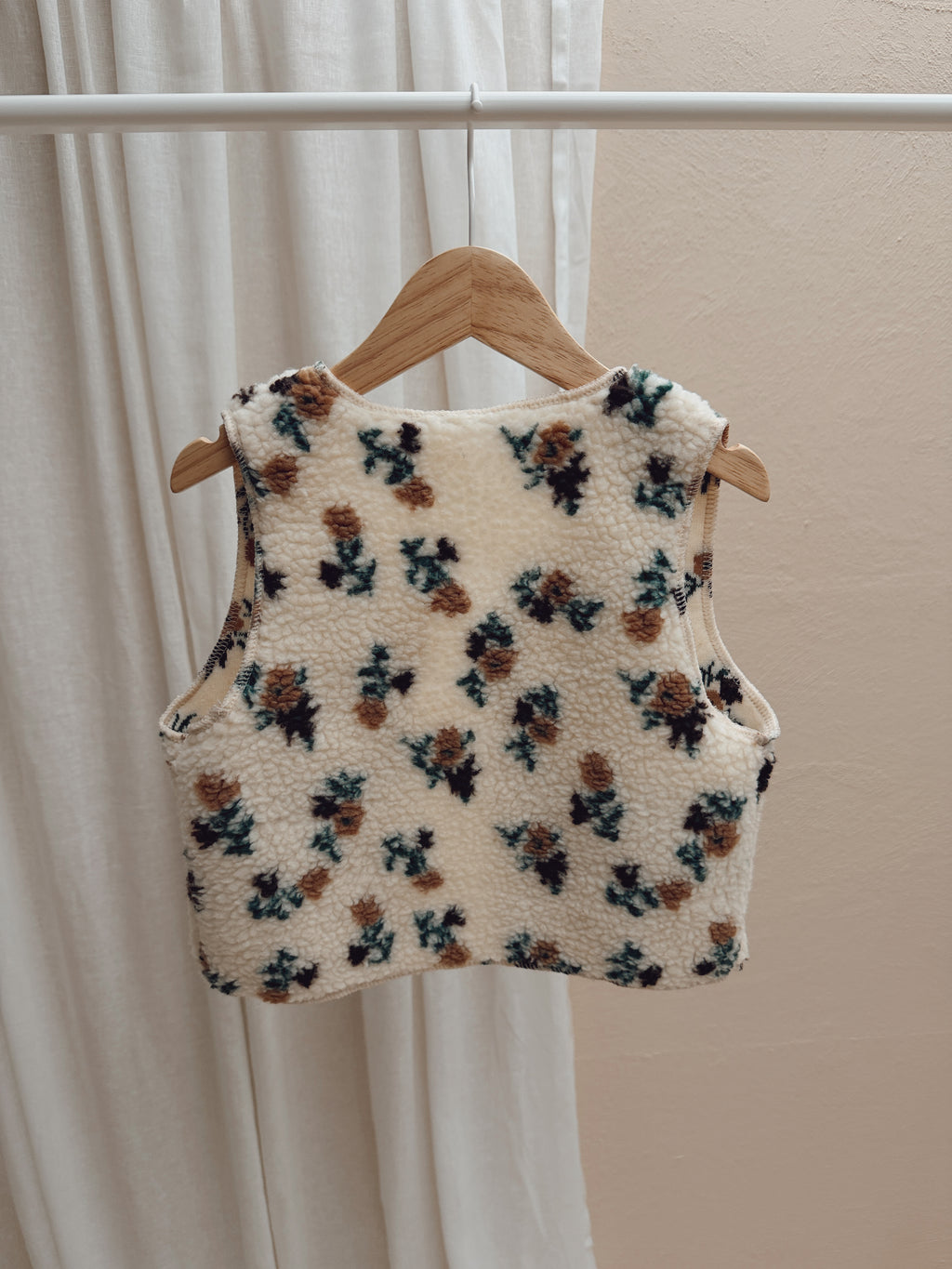 Gilet Flo - écru à motif fleuri