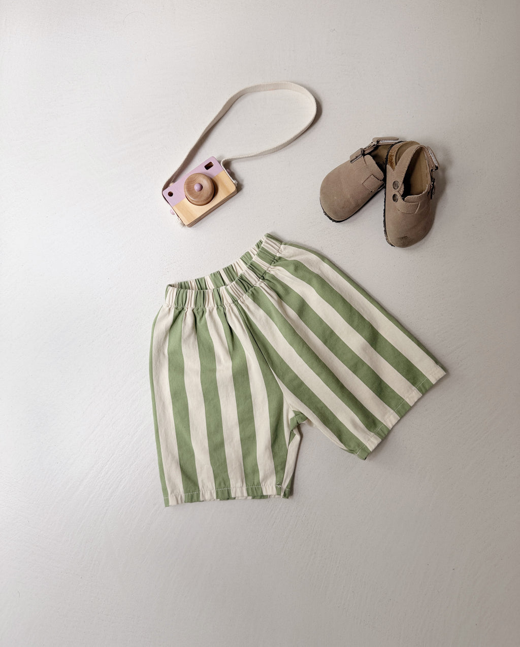 Gaston Shorts - green with stripes