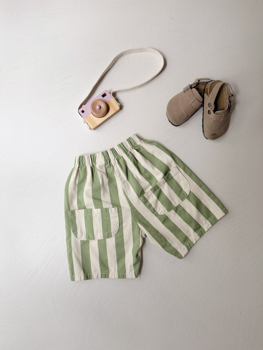 Gaston Shorts - green with stripes