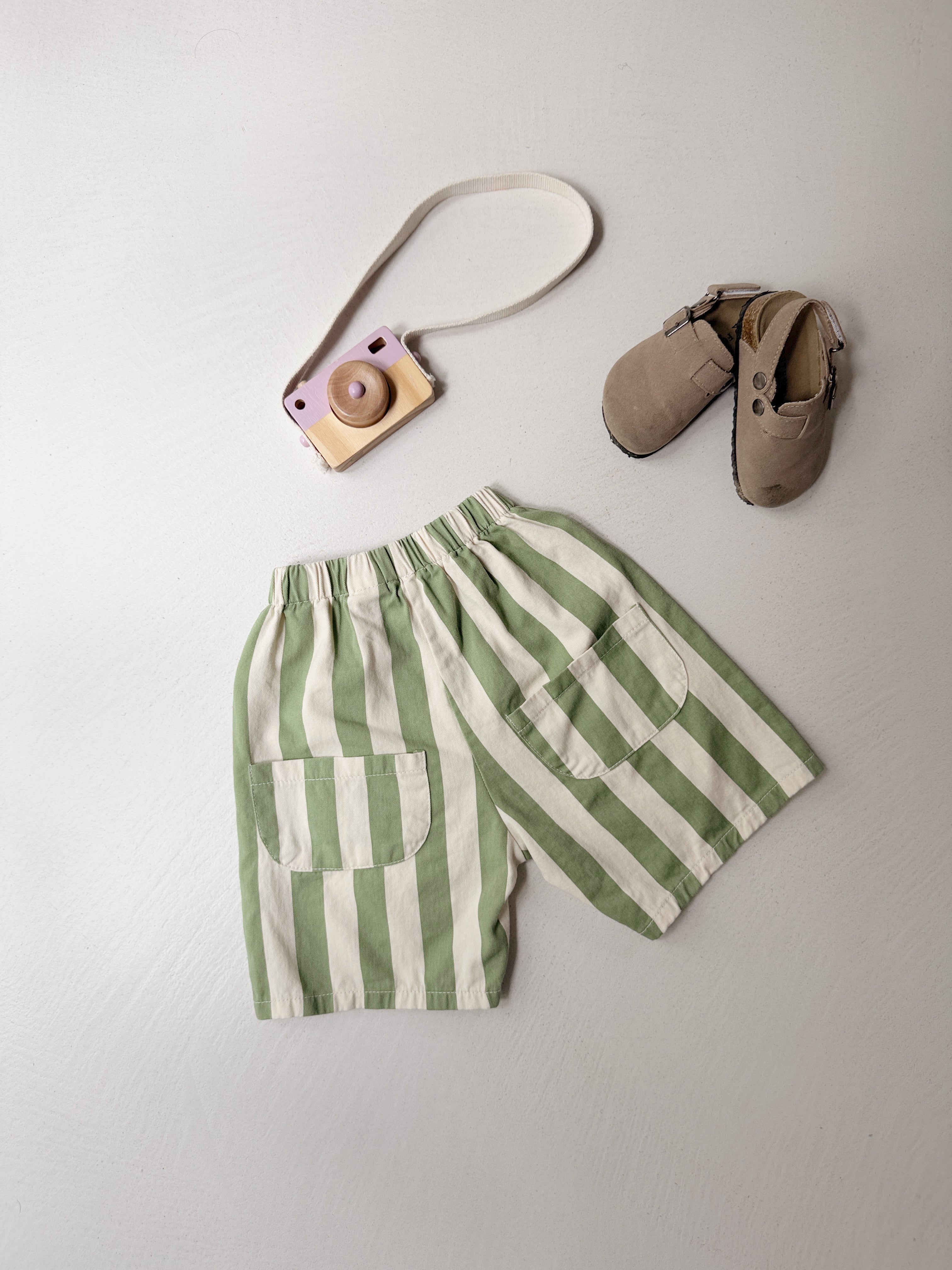 Gaston Shorts - green with stripes