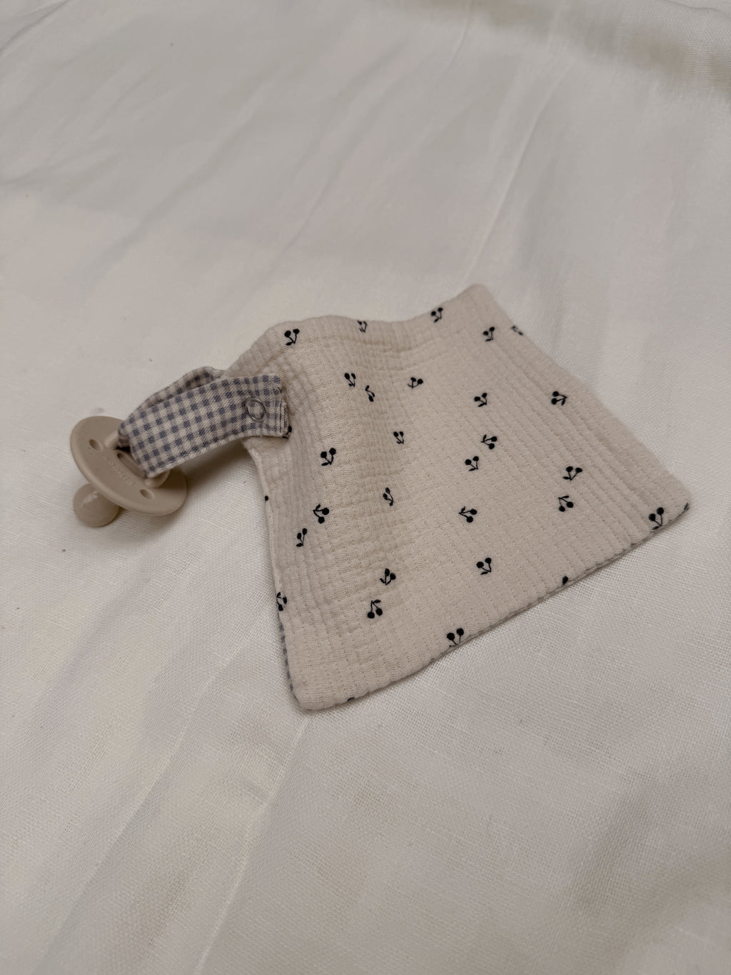 Attache tétine - bleu à motifs