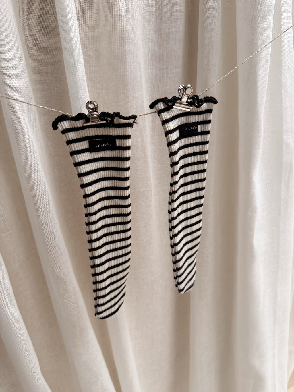 Chaussettes Lila - écrue à lignes noires