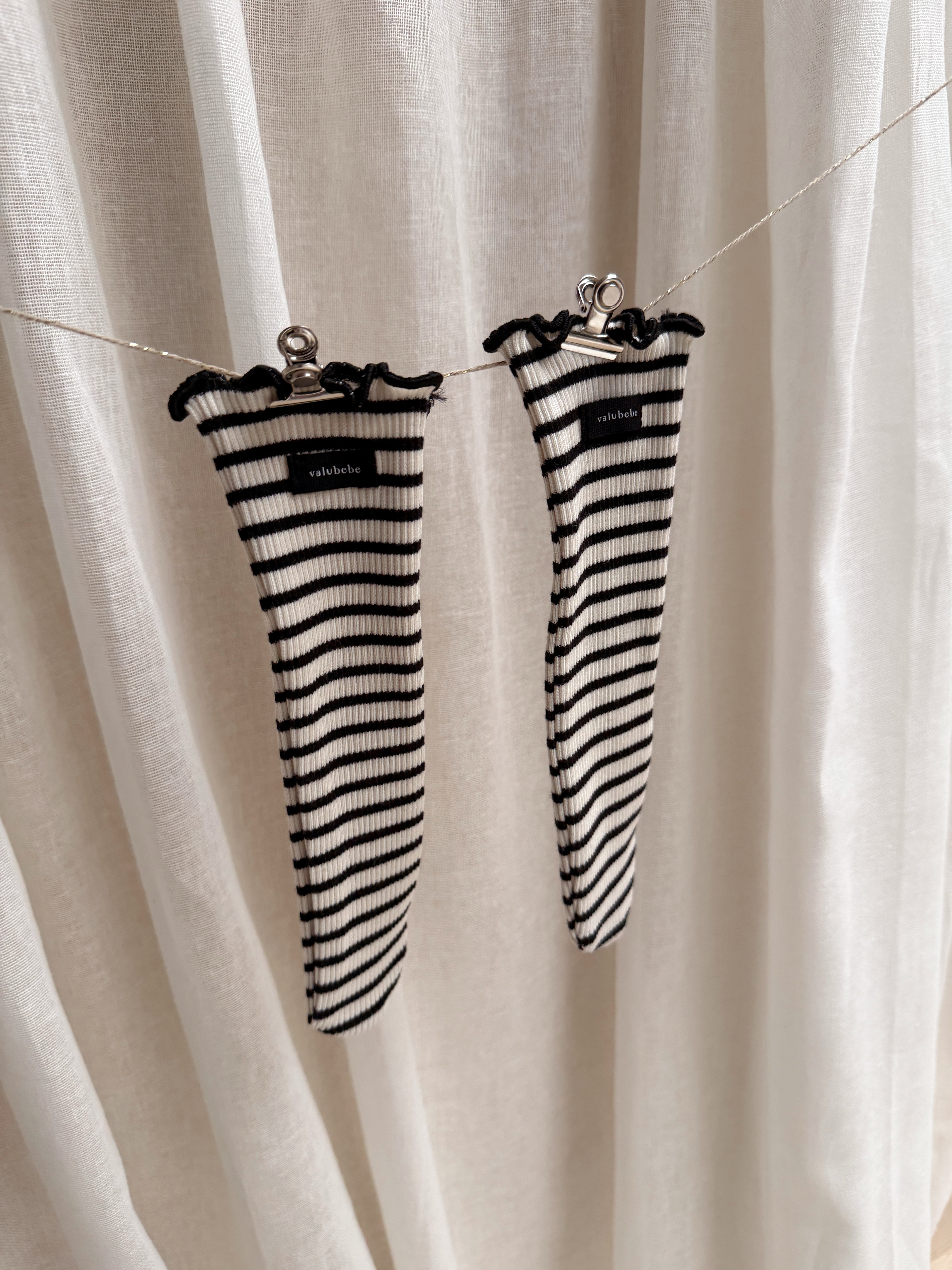 Chaussettes Lila - écrue à lignes noires