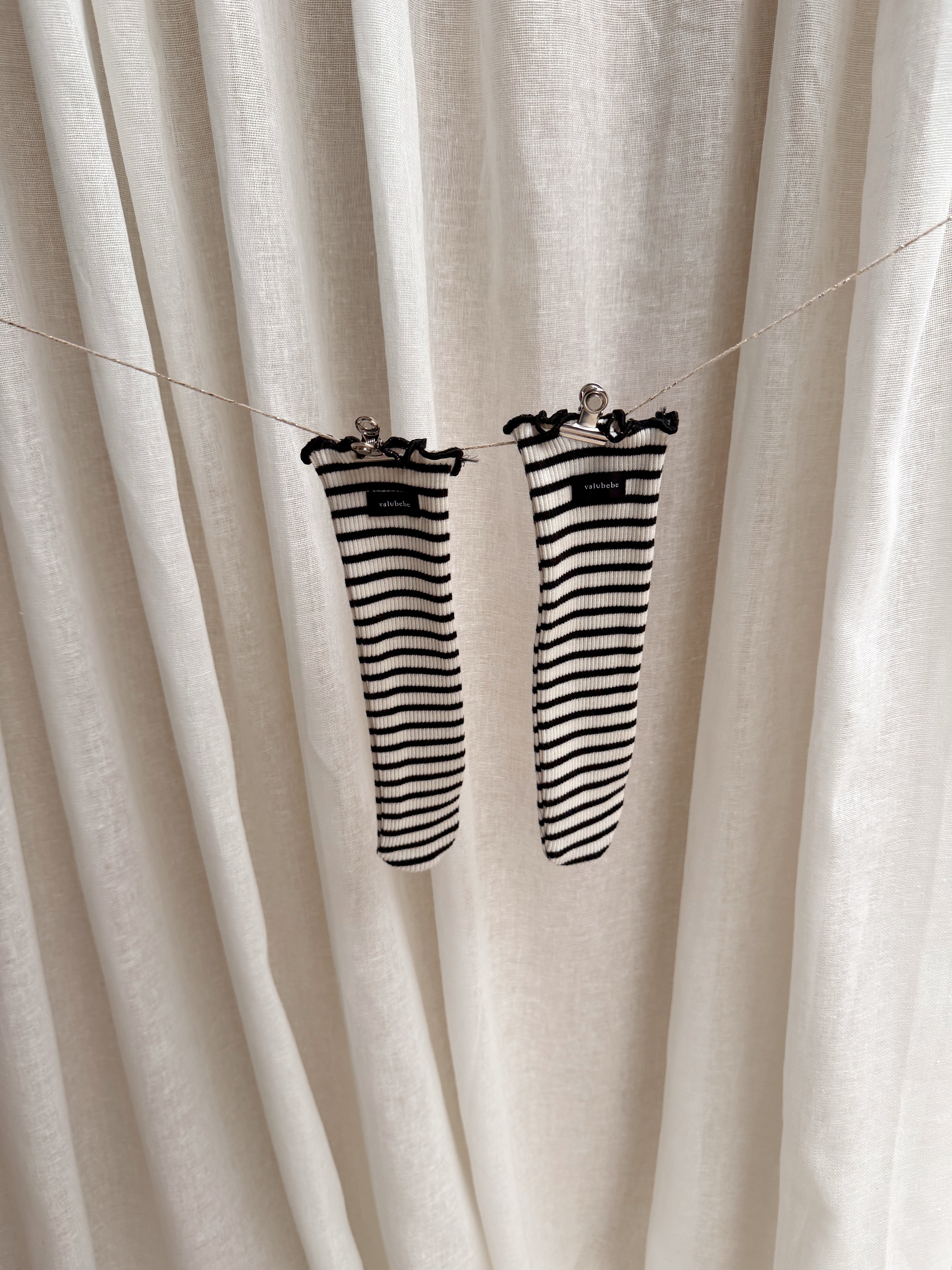 Chaussettes Lila - écrue à lignes noires