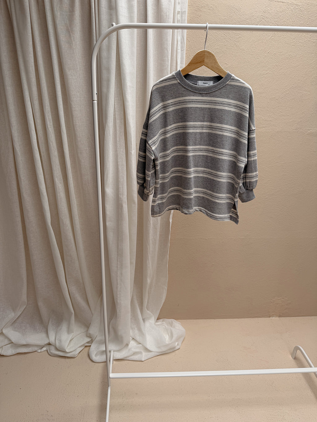 T-shirt Romain - gris à lignes