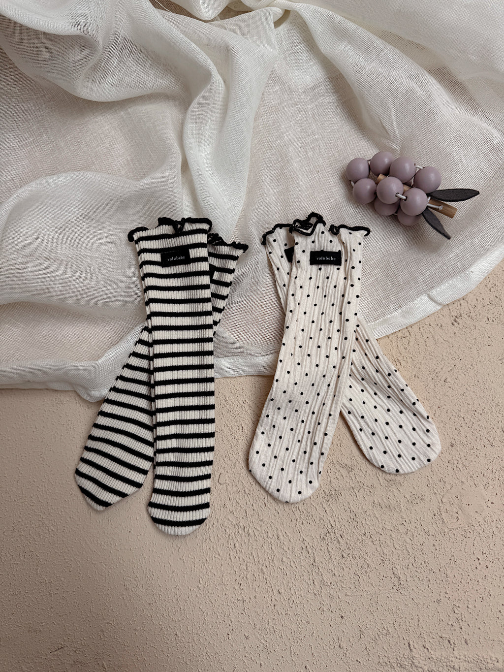 Chaussettes Lila - écrue à lignes noires