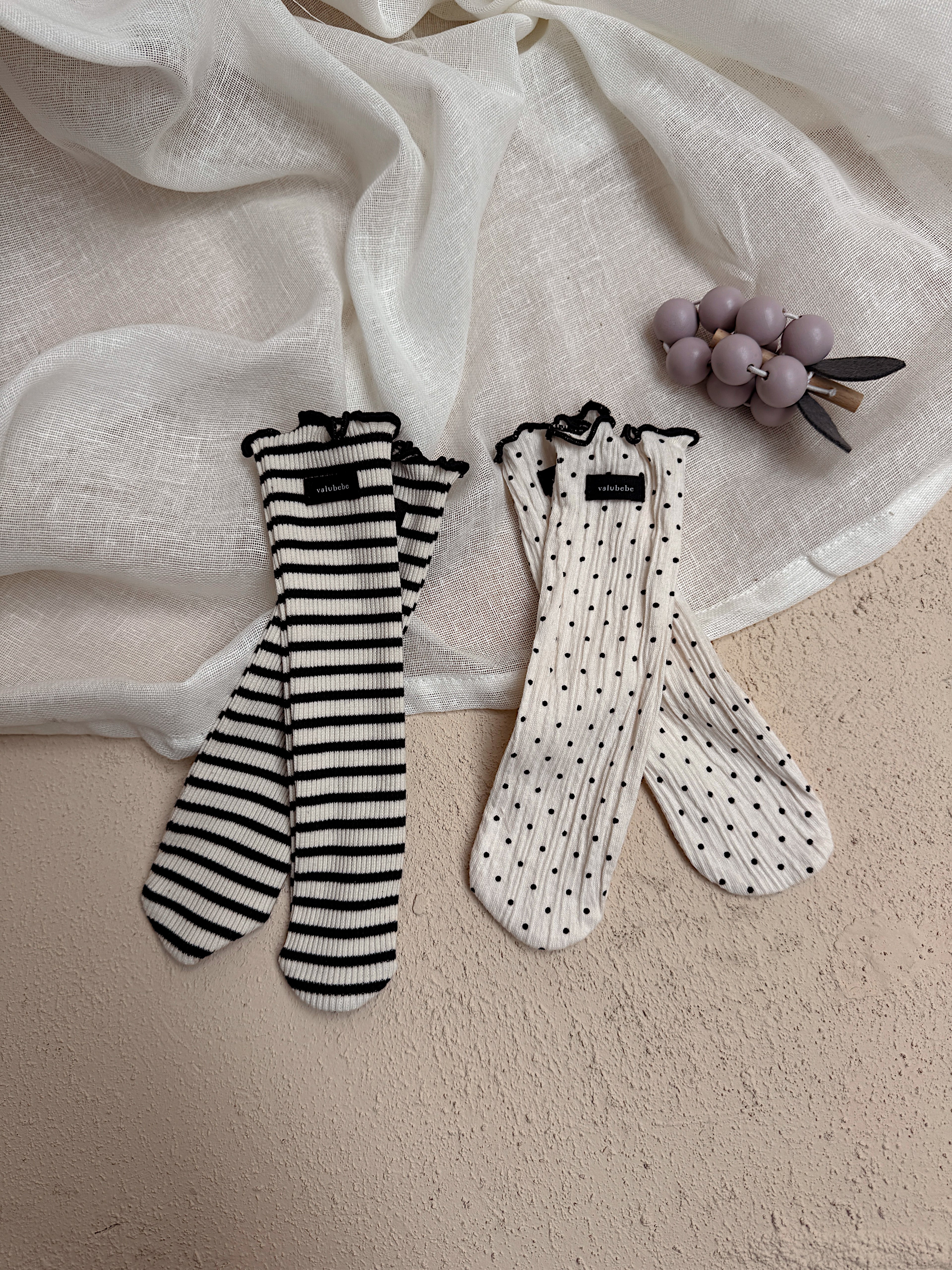 Chaussettes Lila - écrue à lignes noires