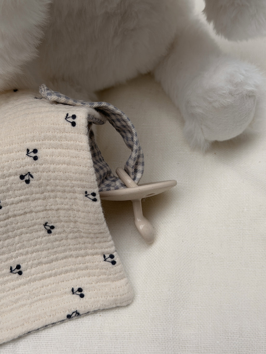 Attache tétine - bleu à motifs