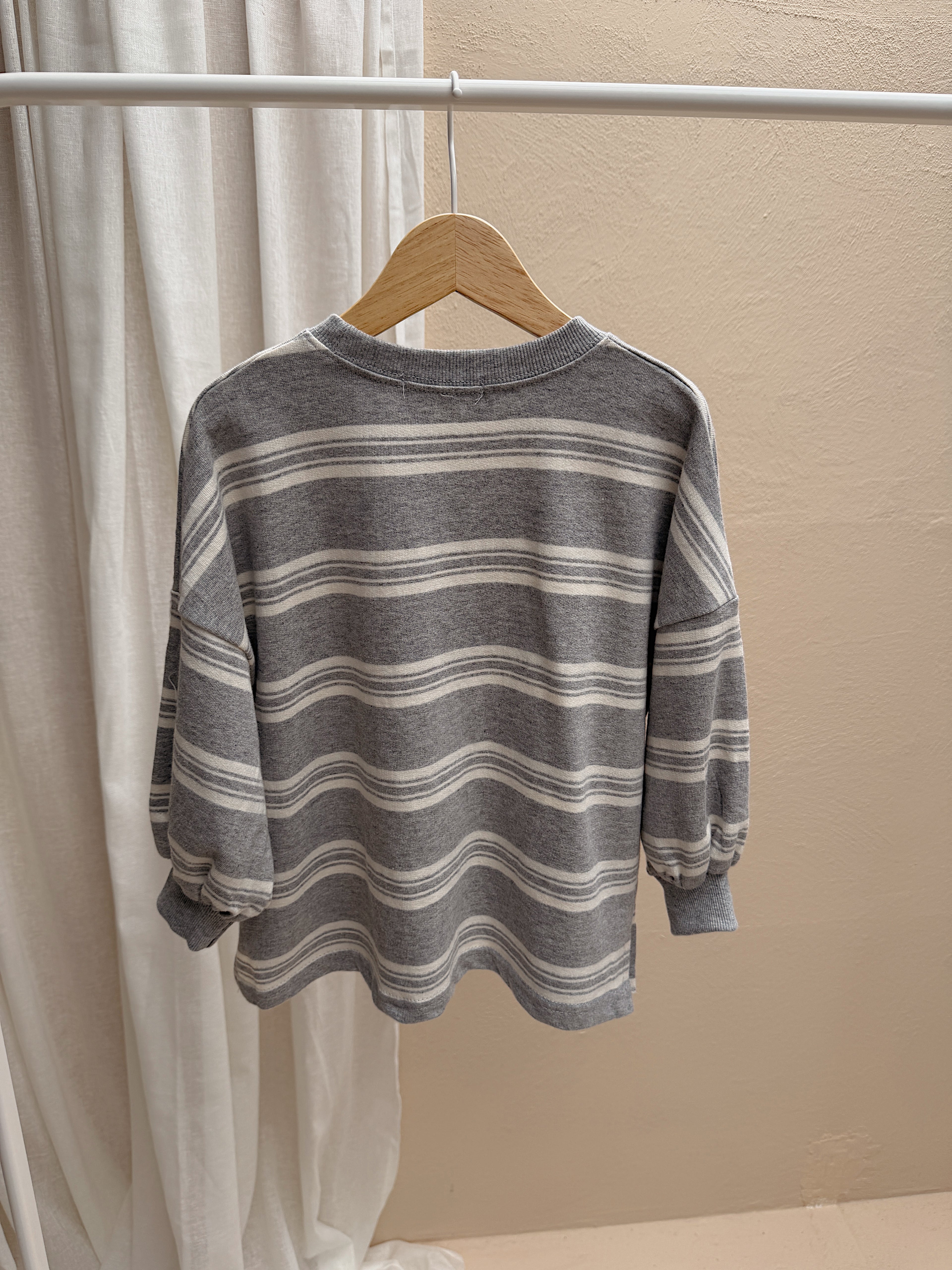 T-shirt Romain - gris à lignes